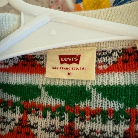 Levi’s Strawberry Sweater Vest, size M. - Picture 3 of 3